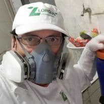 Professor Anderson, biólogo responsável técnico pela Lorgus Controle de Pragas